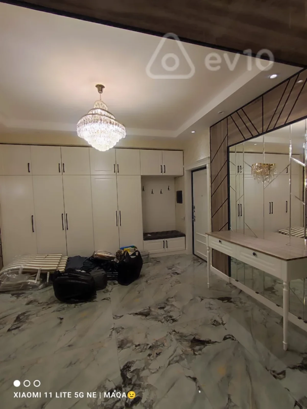 Satılır 4 otaqlı yeni tikili 215 m²