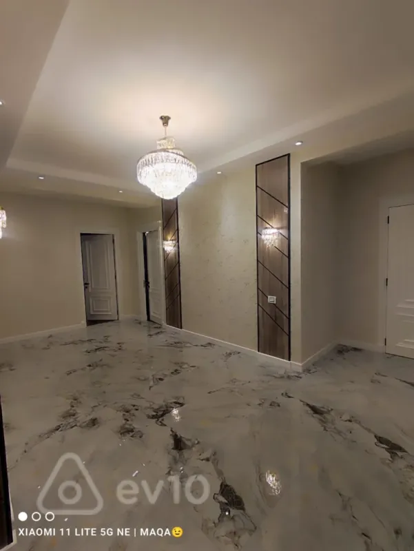 Satılır 4 otaqlı yeni tikili 215 m²