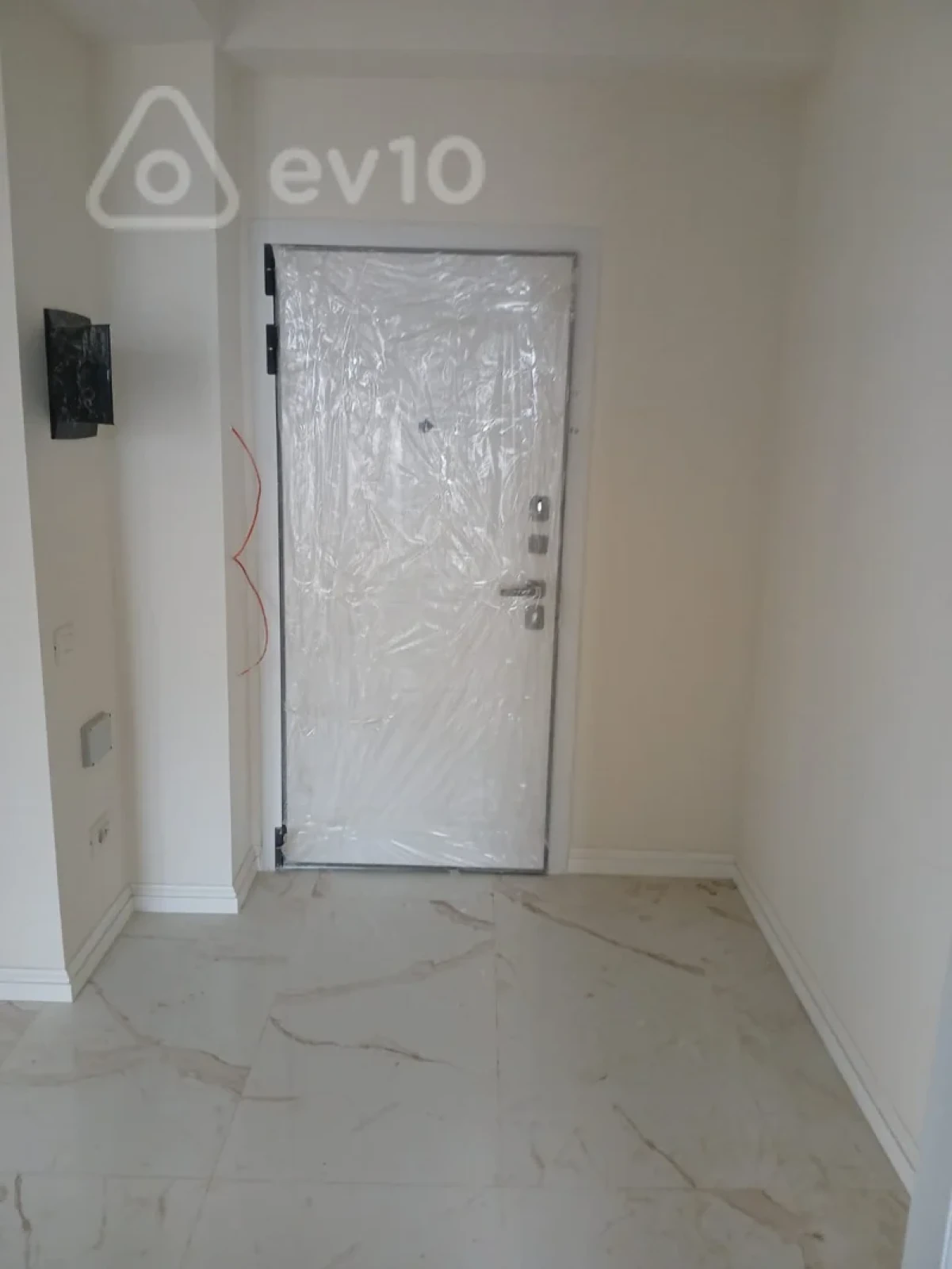 Satılır 3 otaqlı yeni tikili 82 m²