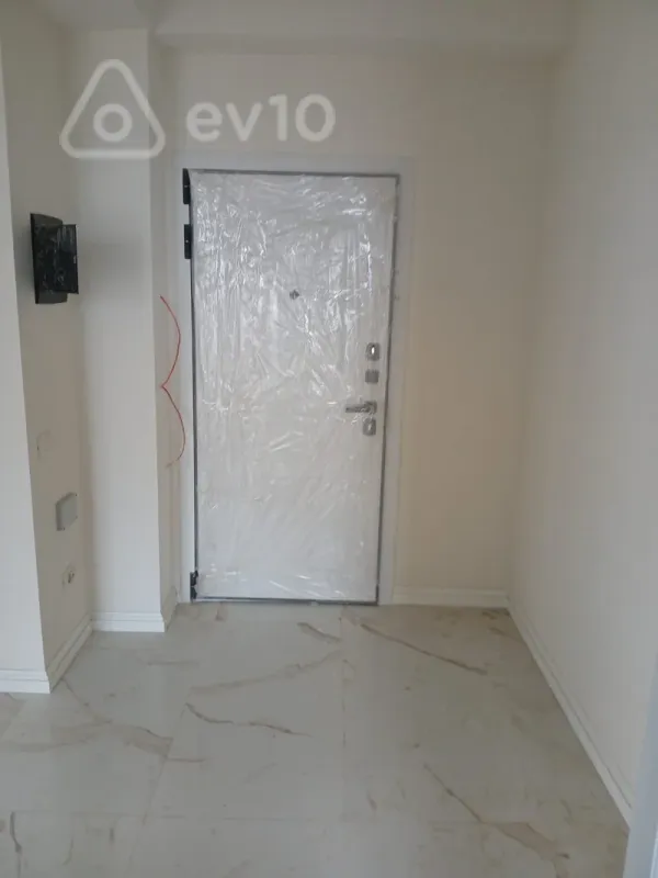 Satılır 3 otaqlı yeni tikili 82 m²