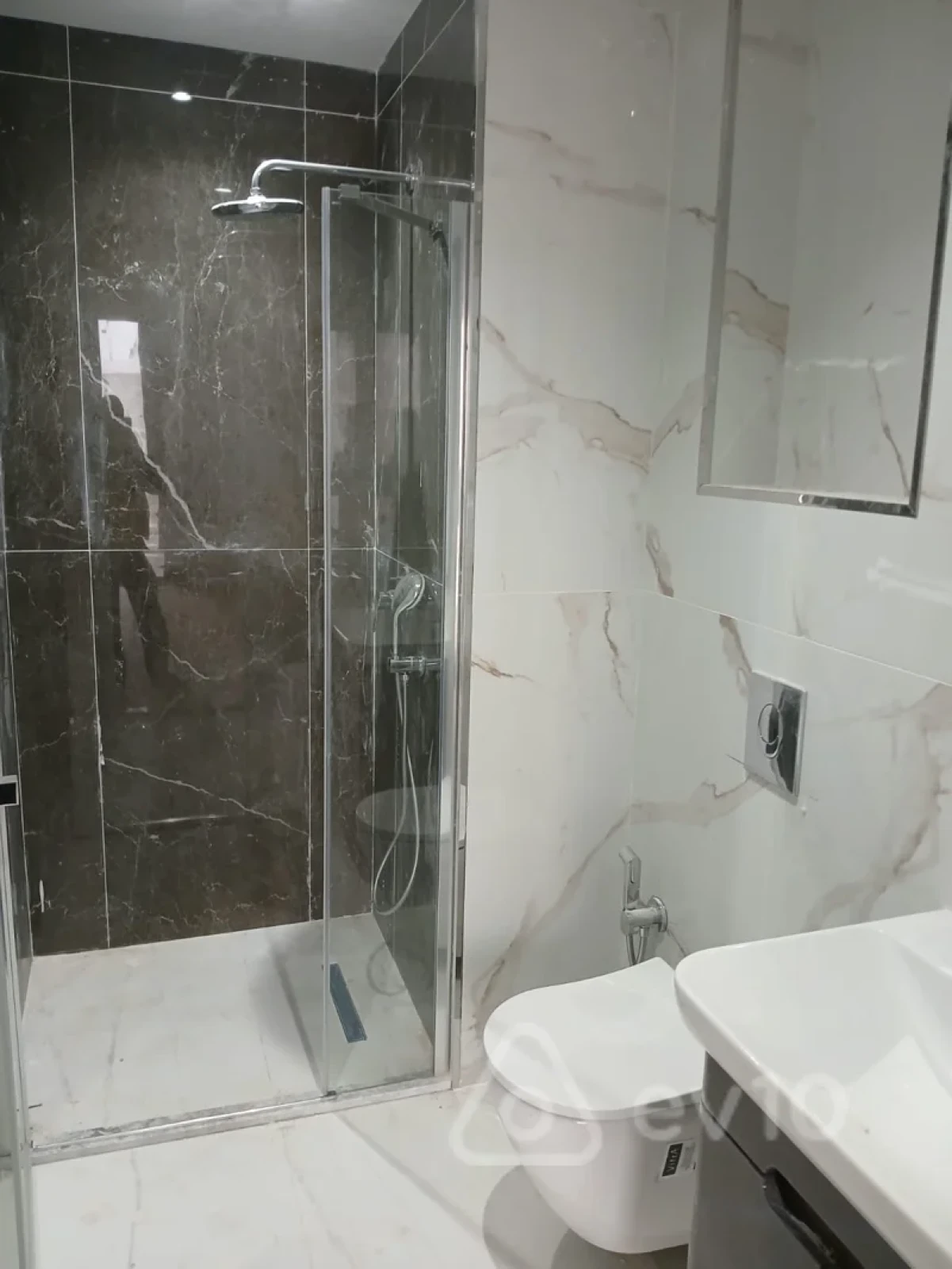 Satılır 3 otaqlı yeni tikili 82 m²