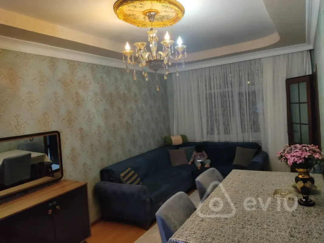 Satılır 3 otaqlı köhnə tikili 60 m²
