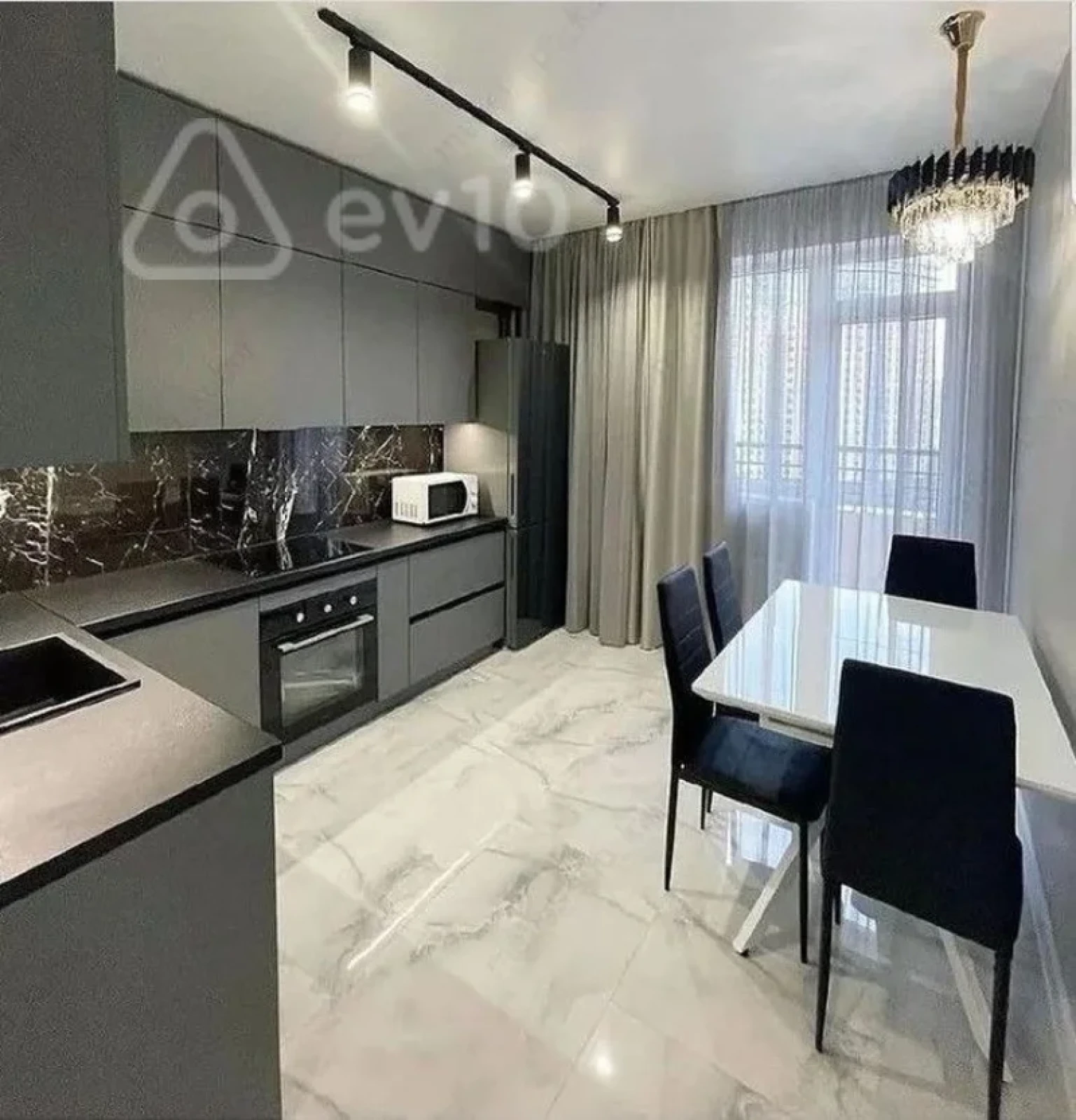 Satılır 2 otaqlı yeni tikili 80 m²