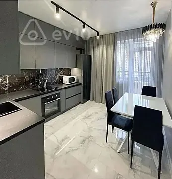 Satılır 2 otaqlı yeni tikili 80 m²