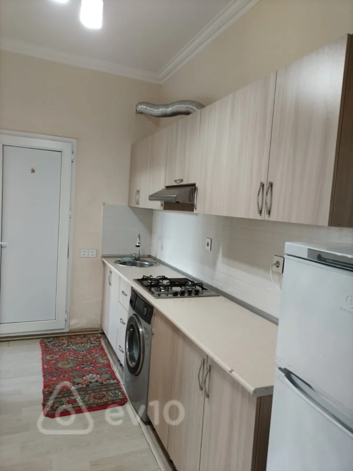 Kirayə verilir 2 otaqlı yeni tikili 58 m²