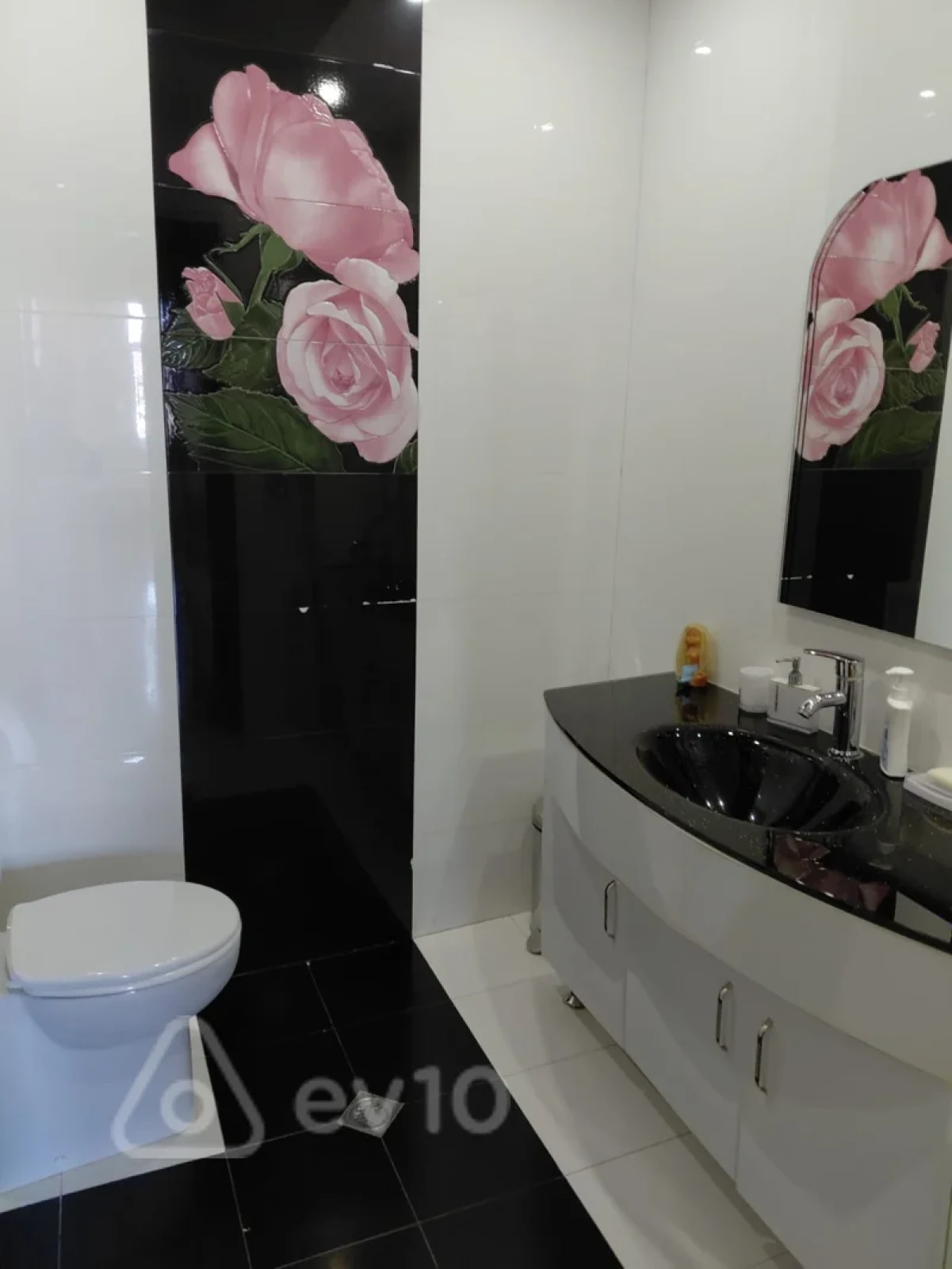 Satılır 3 otaqlı yeni tikili 178 m²