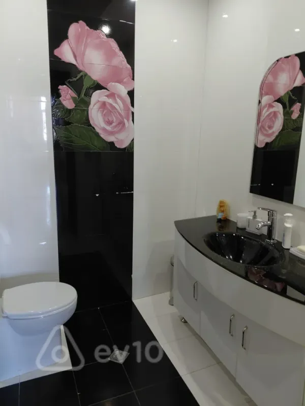 Satılır 3 otaqlı yeni tikili 178 m²