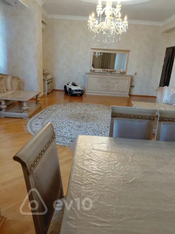 Satılır 3 otaqlı yeni tikili 178 m²