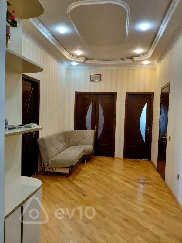Satılır 3 otaqlı yeni tikili 178 m²