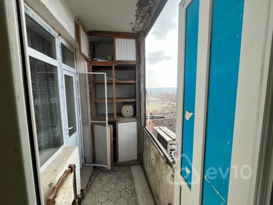 Kirayə verilir 2 otaqlı köhnə tikili 65 m²