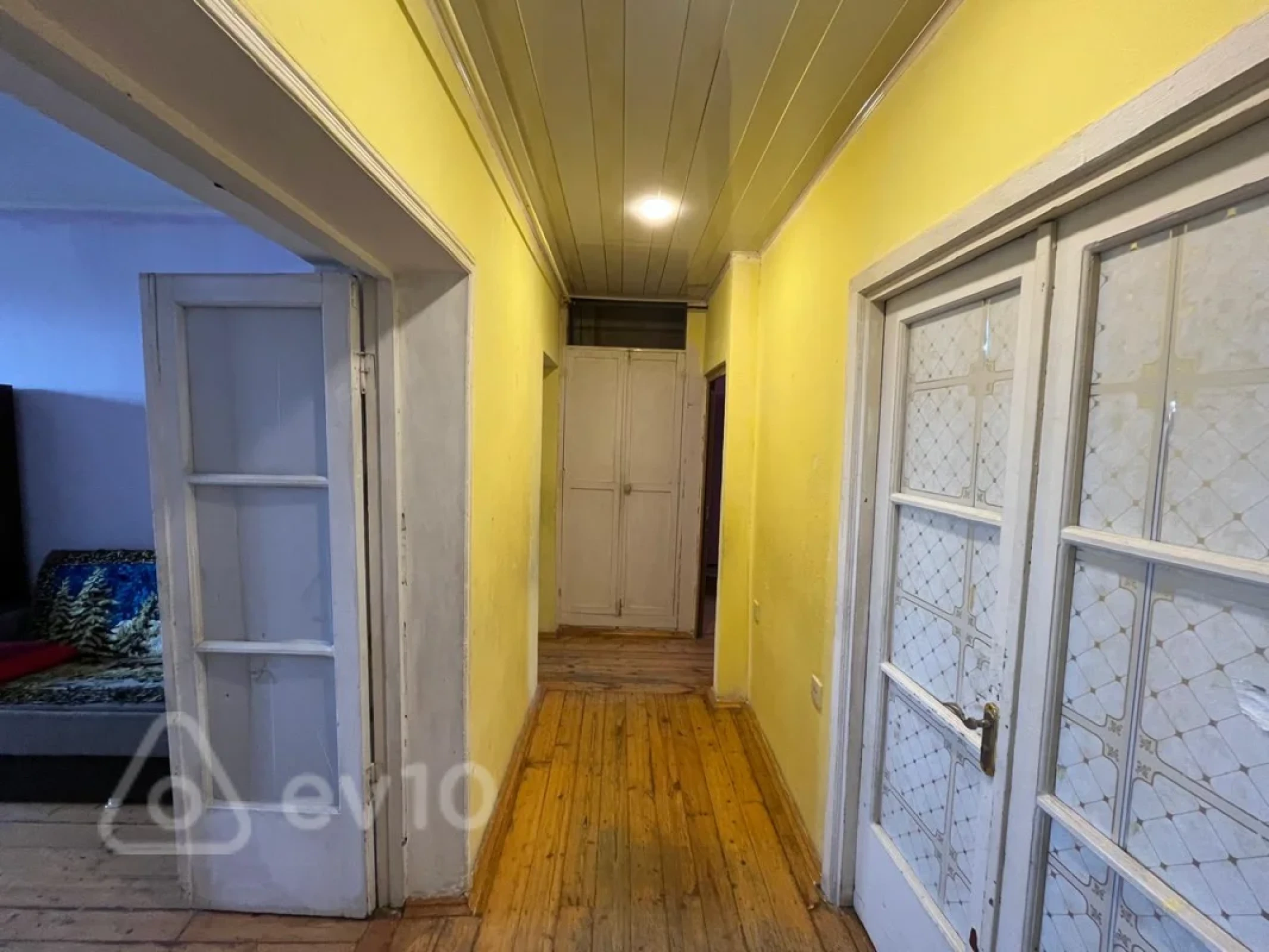 Kirayə verilir 2 otaqlı köhnə tikili 65 m²