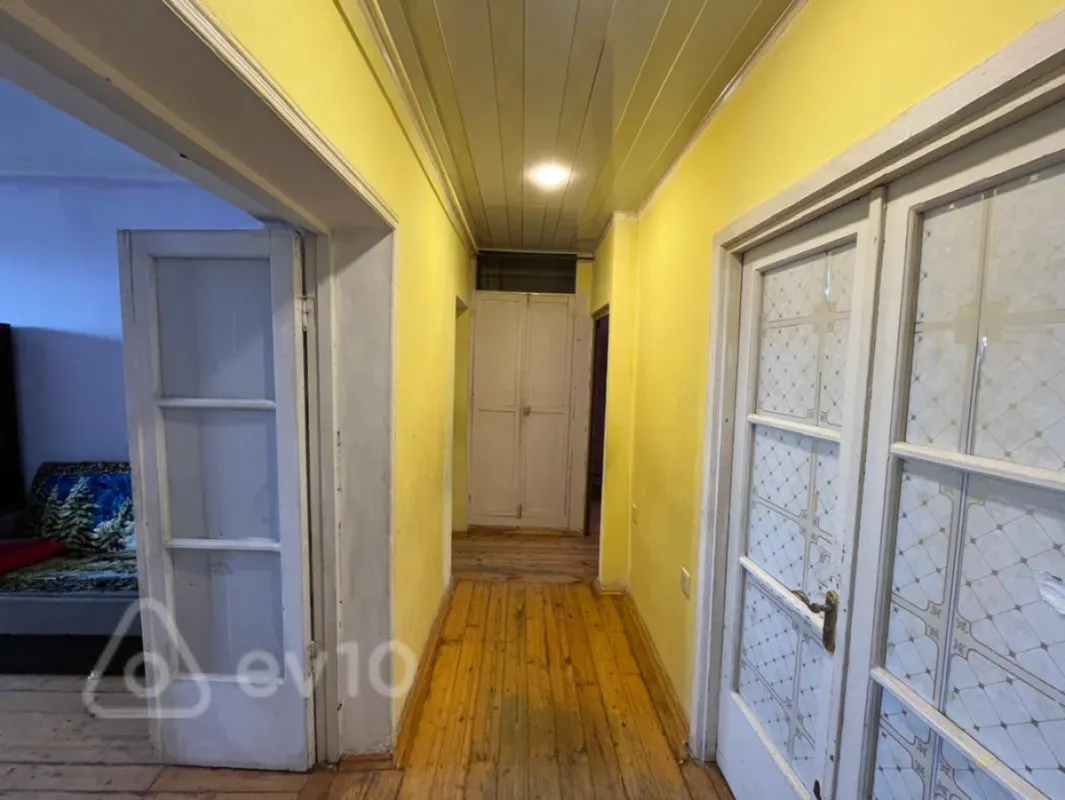 Kirayə verilir 2 otaqlı köhnə tikili 65 m²