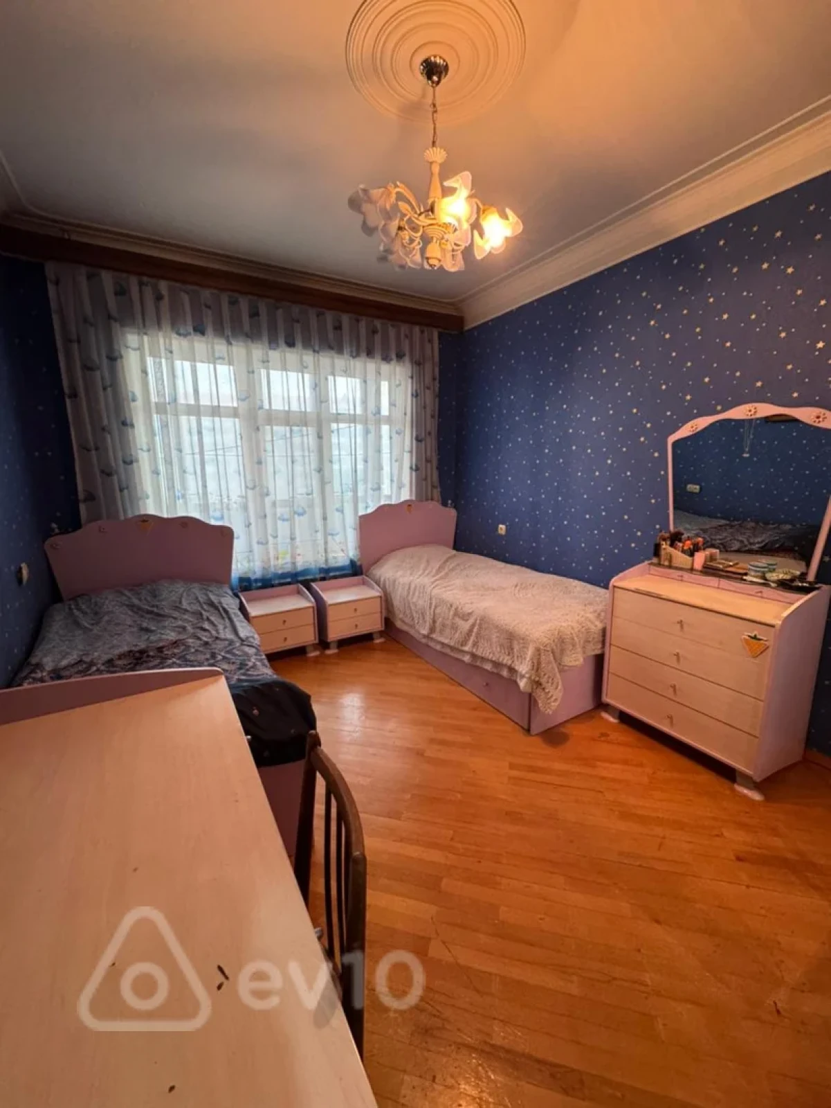 Satılır 5 otaqlı köhnə tikili 120 m²