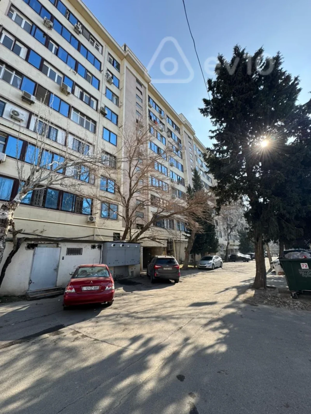 Satılır 5 otaqlı köhnə tikili 120 m²