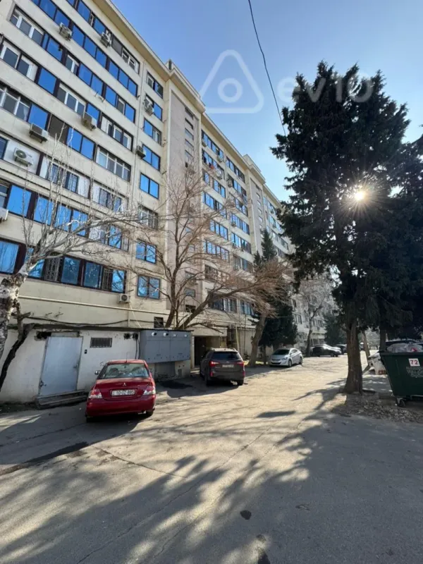 Satılır 5 otaqlı köhnə tikili 120 m²