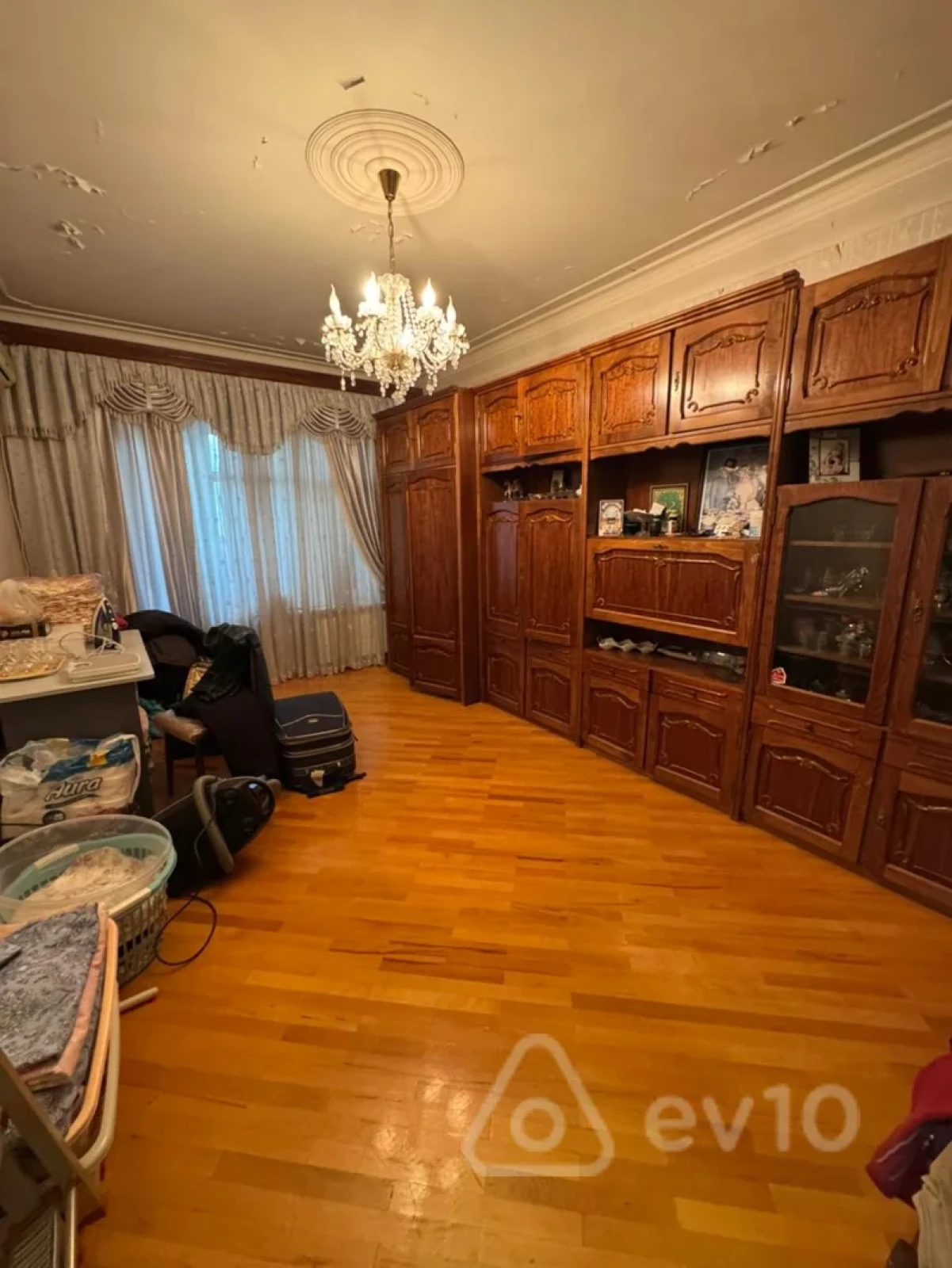 Satılır 5 otaqlı köhnə tikili 120 m²