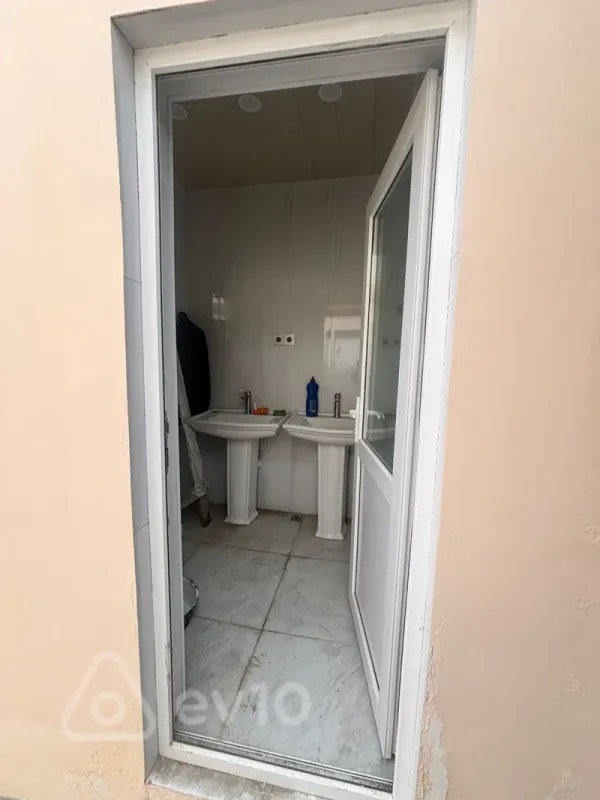 Kirayə verilir mənzil 250 m²