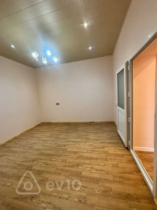 Kirayə verilir mənzil 250 m²