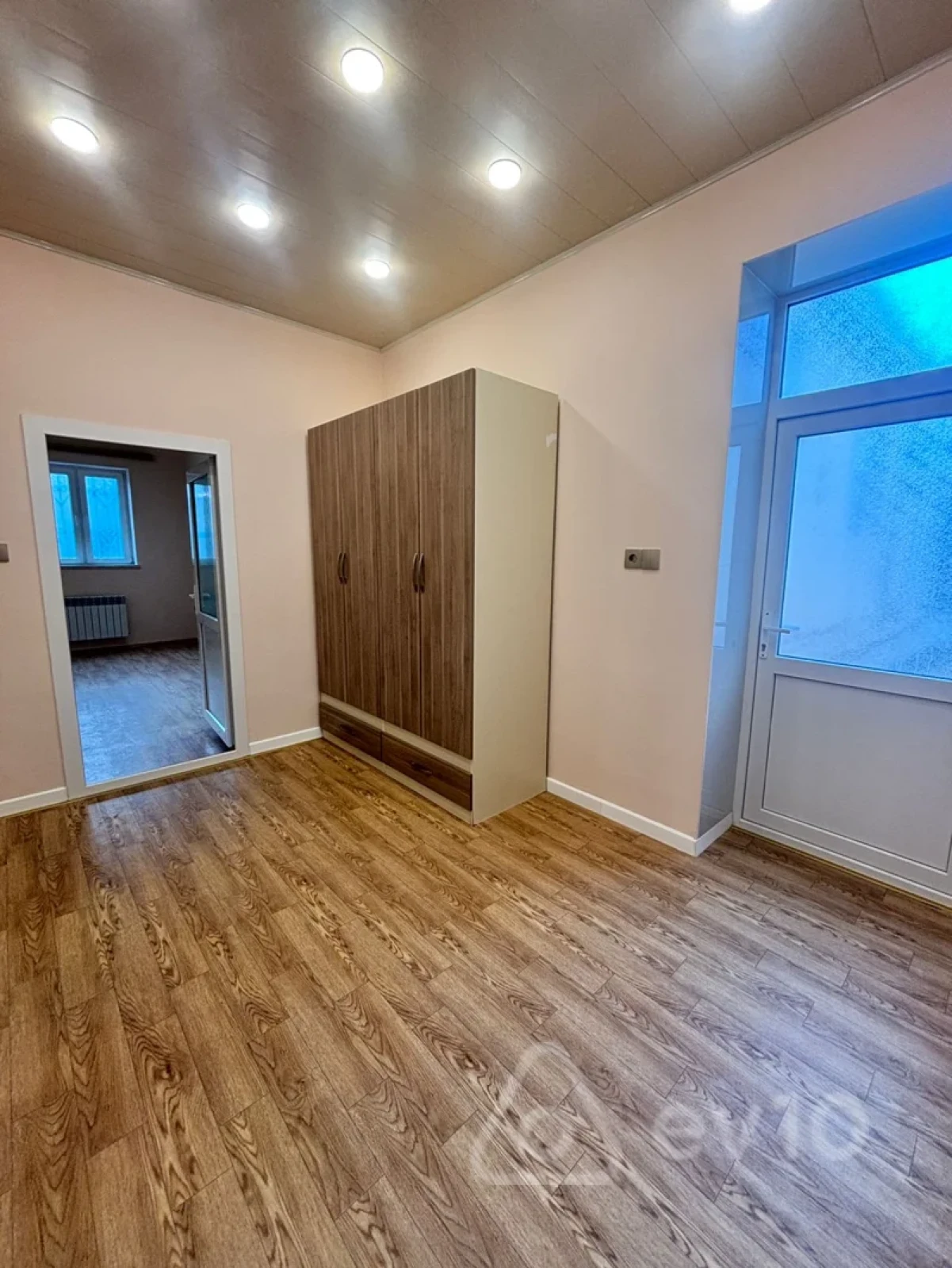 Kirayə verilir mənzil 250 m²