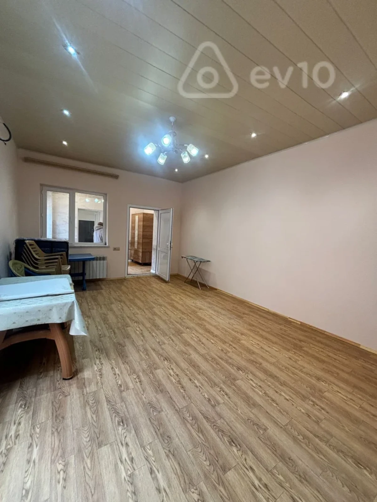 Kirayə verilir mənzil 250 m²