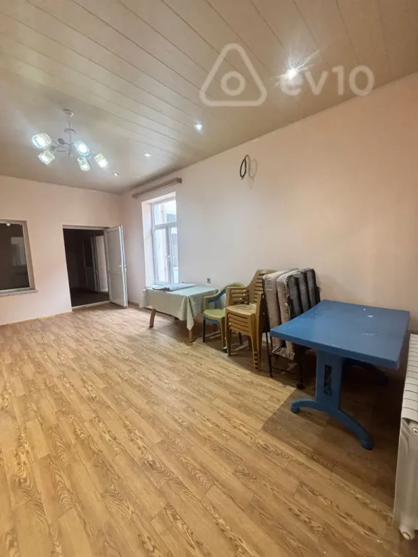 Kirayə verilir mənzil 250 m²