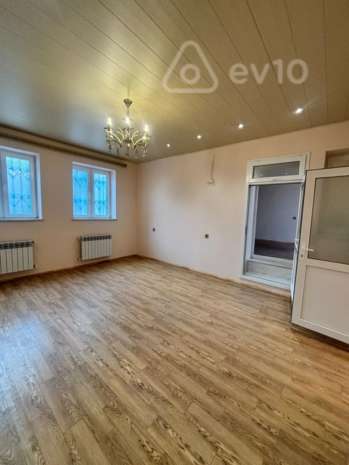 Kirayə verilir mənzil 250 m²