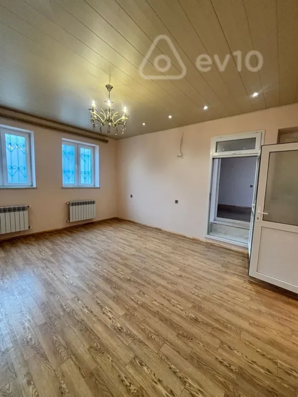 Kirayə verilir mənzil 250 m²