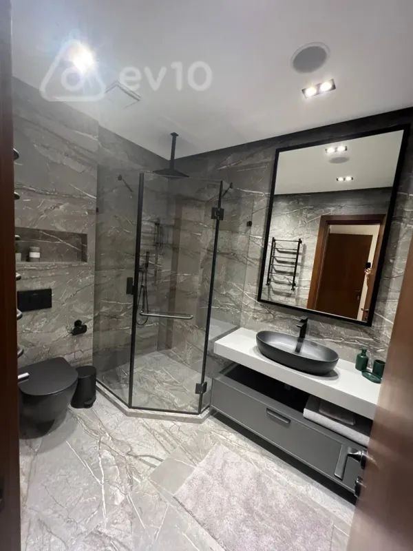 Kirayə verilir 3 otaqlı yeni tikili 145 m²