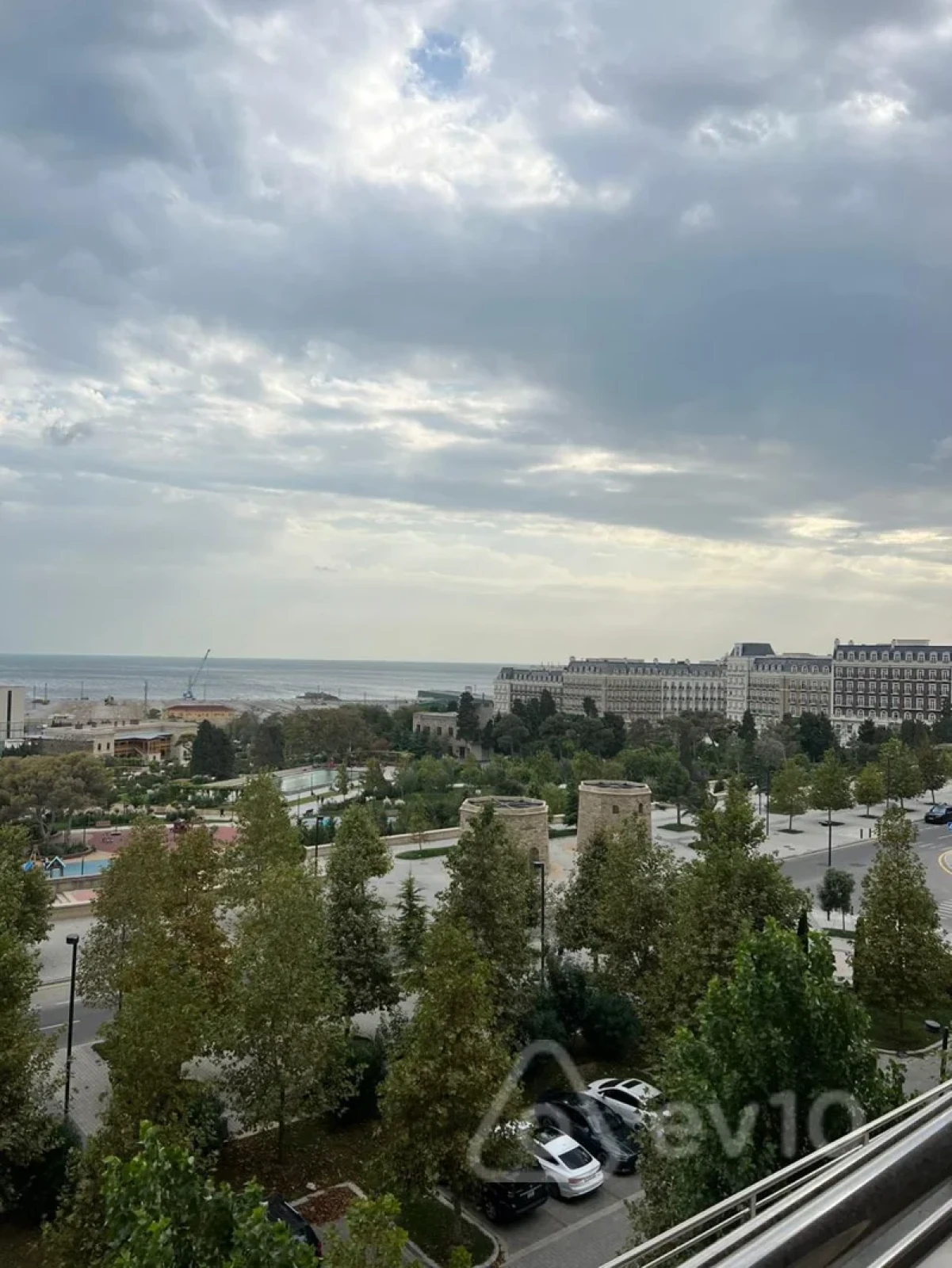 Kirayə verilir 3 otaqlı yeni tikili 145 m²