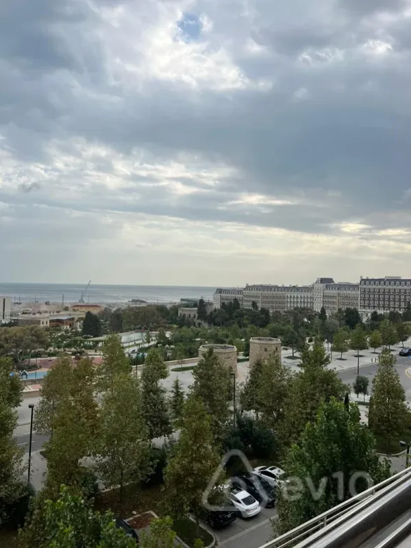 Kirayə verilir 3 otaqlı yeni tikili 145 m²