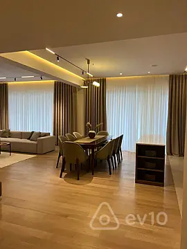 Kirayə verilir 3 otaqlı yeni tikili 145 m²