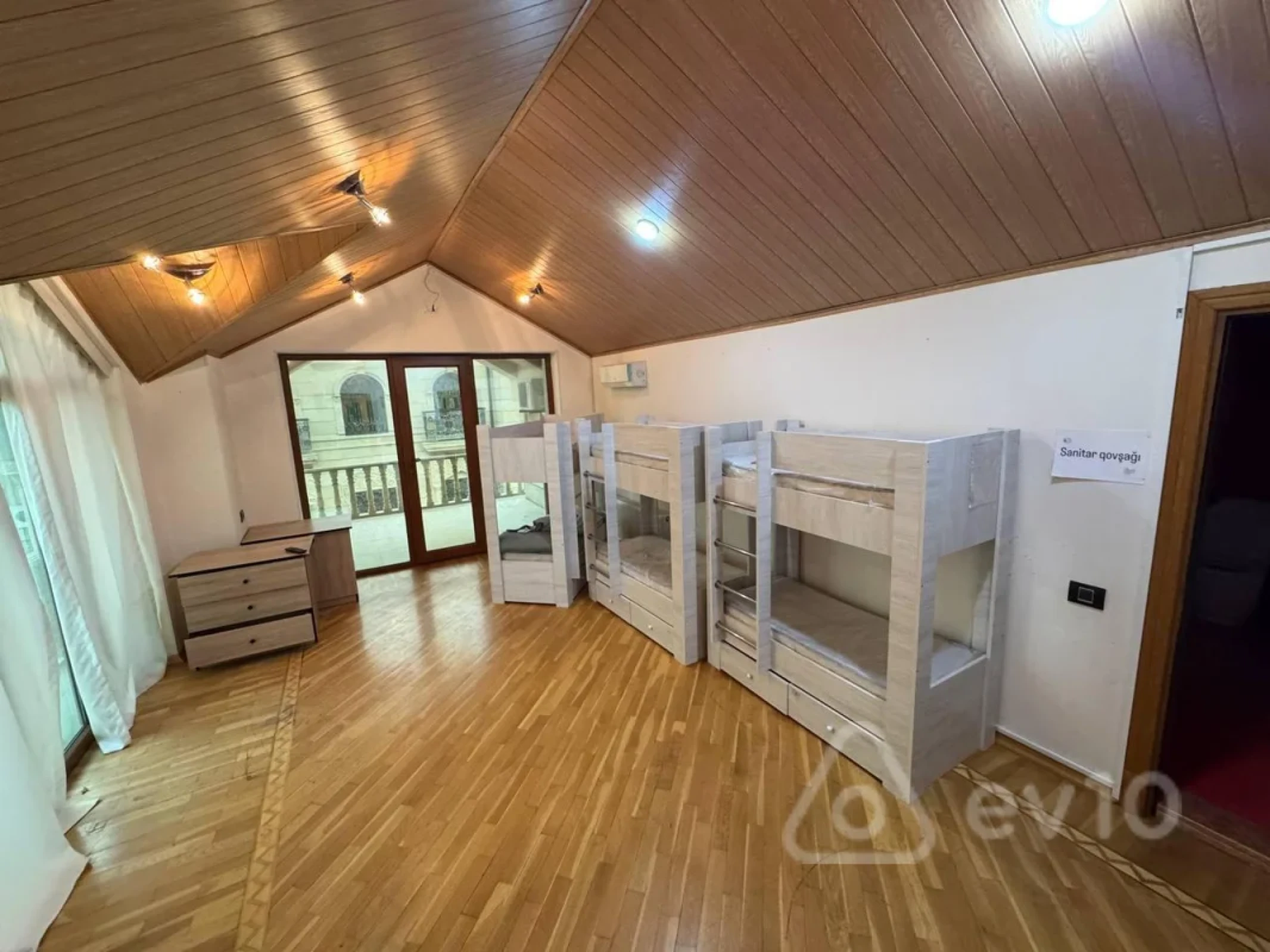 Kirayə verilir 13 otaqlı ofis 1000 m²