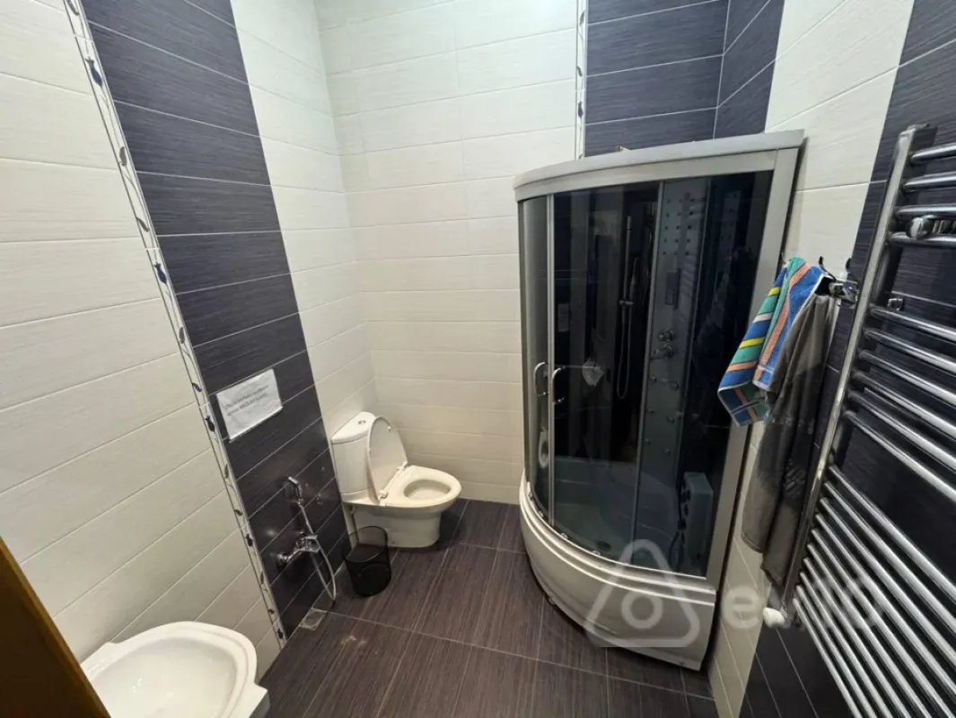 Kirayə verilir 13 otaqlı ofis 1000 m²