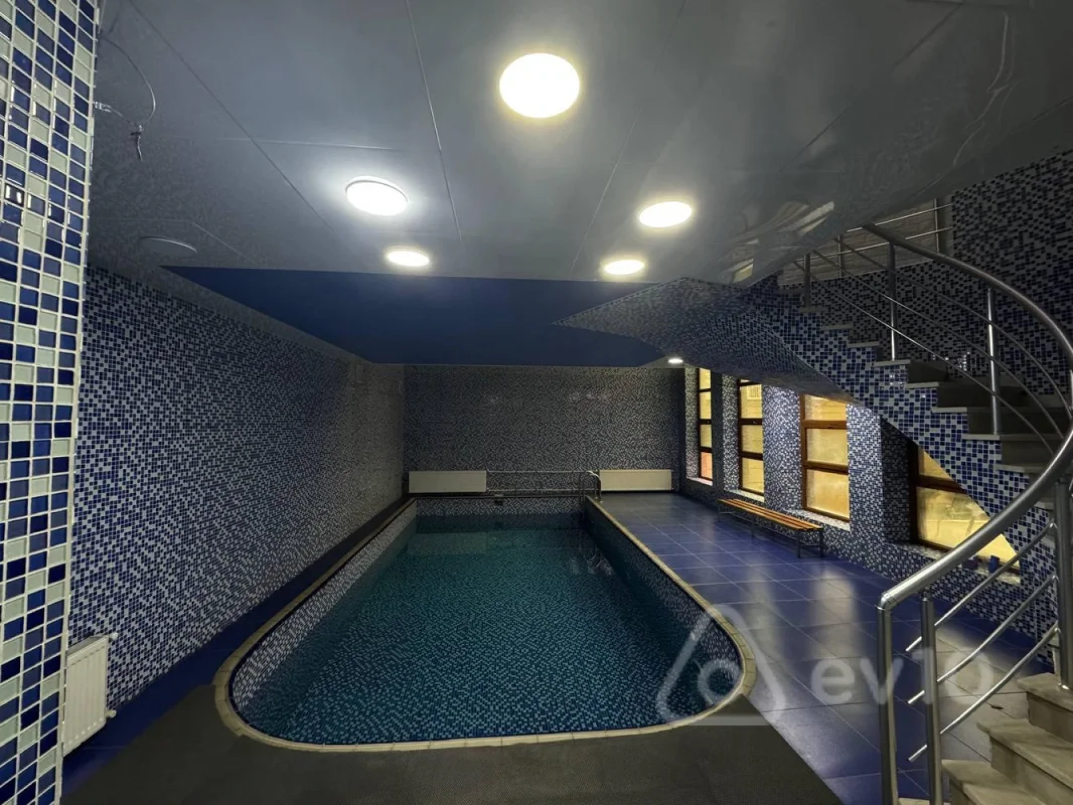 Kirayə verilir 13 otaqlı ofis 1000 m²