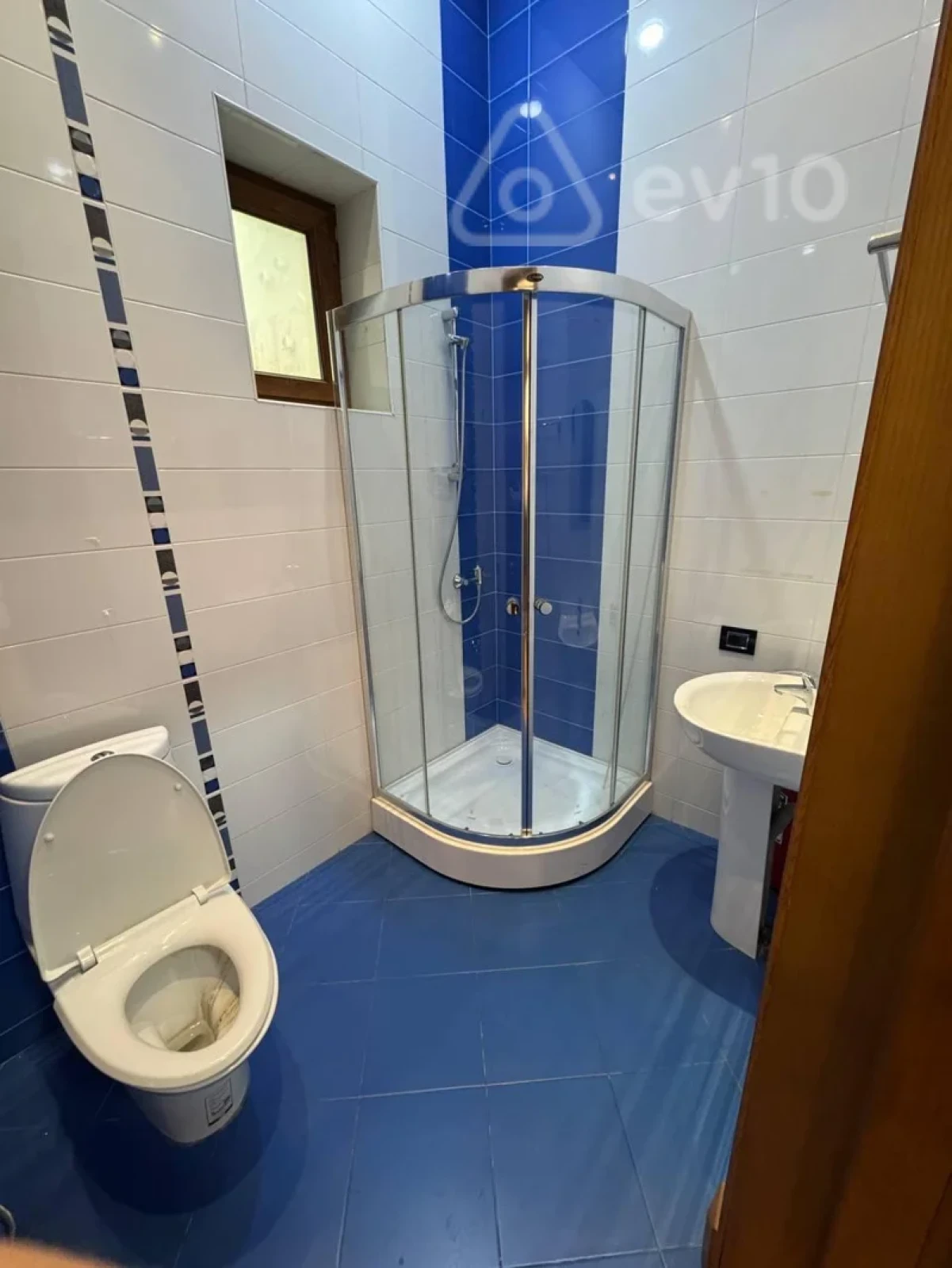 Kirayə verilir 13 otaqlı ofis 1000 m²