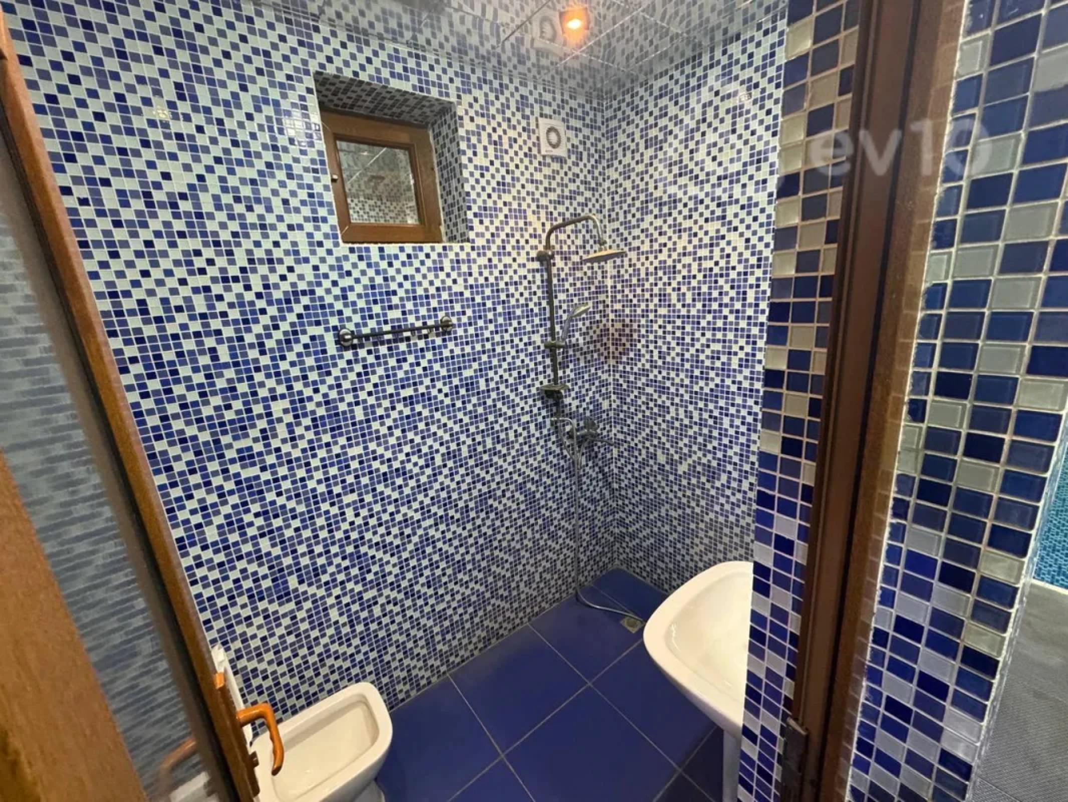 Kirayə verilir 13 otaqlı ofis 1000 m²