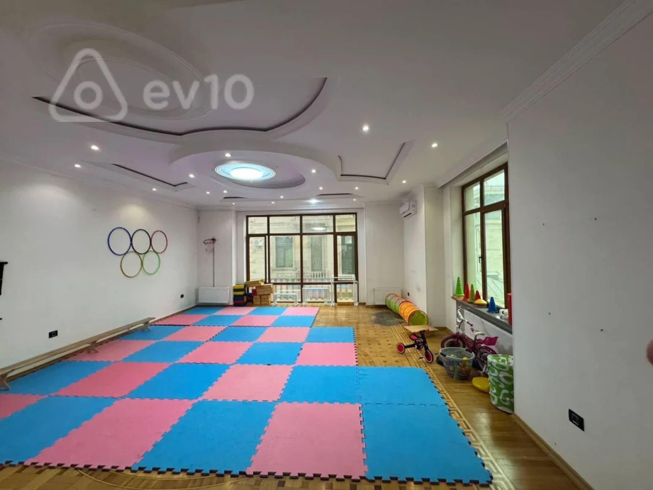 Kirayə verilir 13 otaqlı ofis 1000 m²