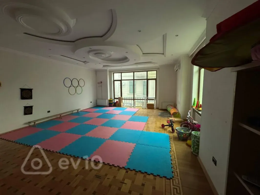 Kirayə verilir 13 otaqlı ofis 1000 m²