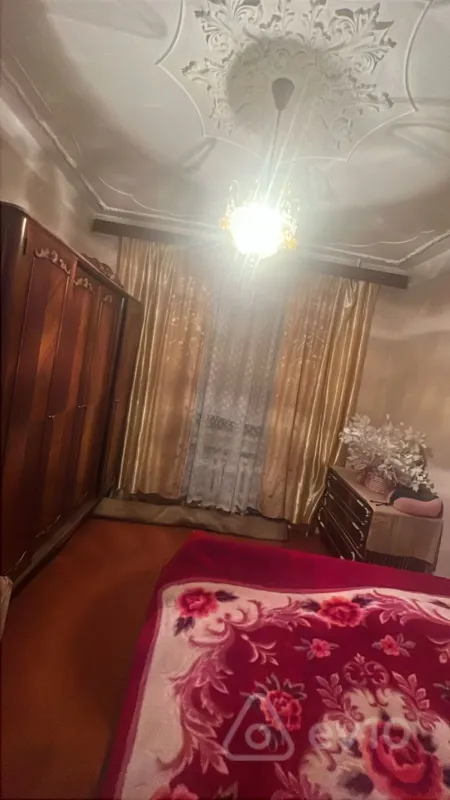 Kirayə verilir 2 otaqlı köhnə tikili 60 m²