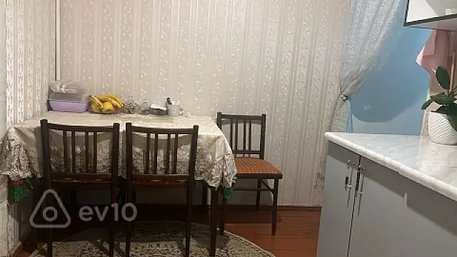Kirayə verilir 2 otaqlı köhnə tikili 60 m²
