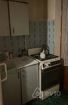 Kirayə verilir 2 otaqlı köhnə tikili 60 m²