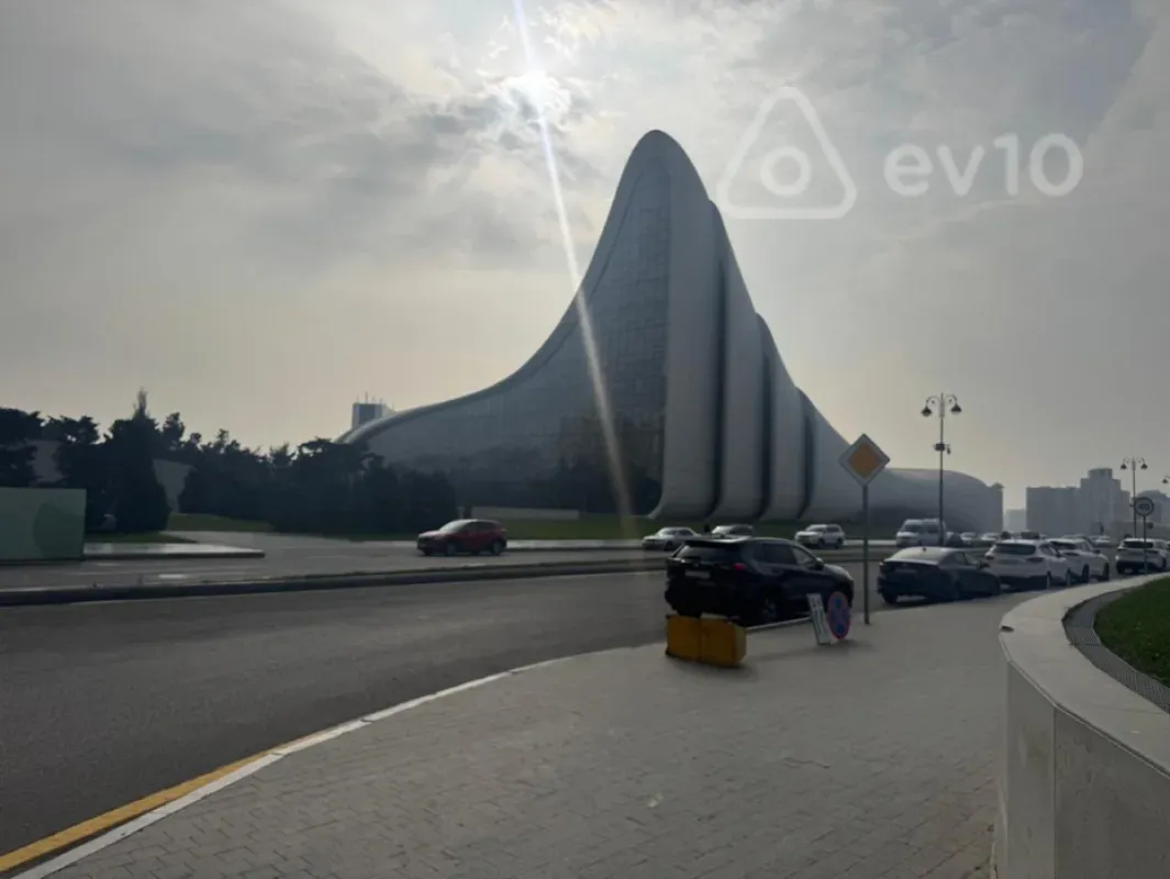 Satılır 3 otaqlı yeni tikili 170 m²