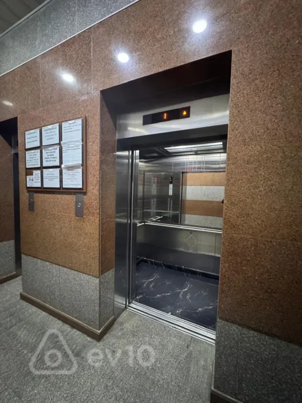 Satılır 3 otaqlı yeni tikili 170 m²