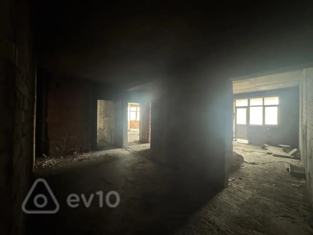 Satılır 3 otaqlı yeni tikili 170 m²