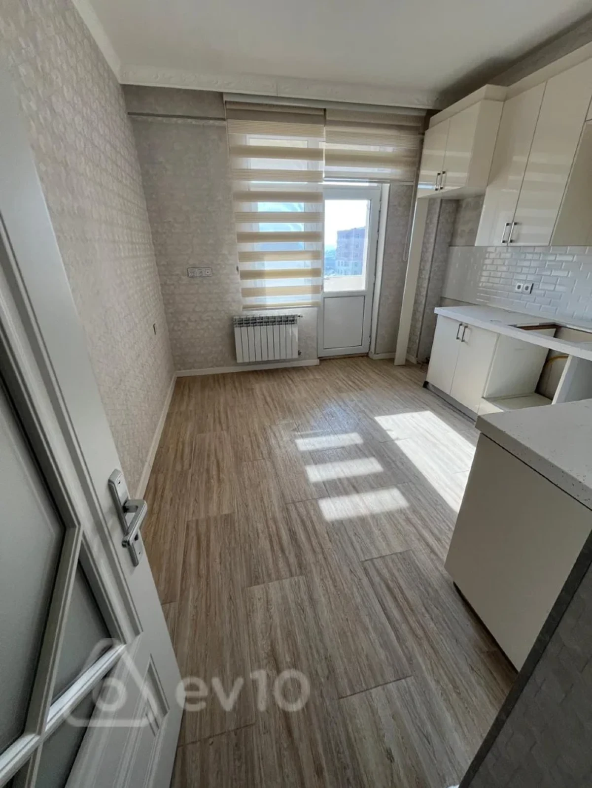 Satılır 2 otaqlı yeni tikili 92 m²