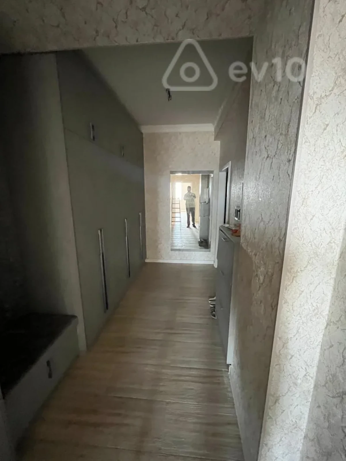 Satılır 2 otaqlı yeni tikili 92 m²