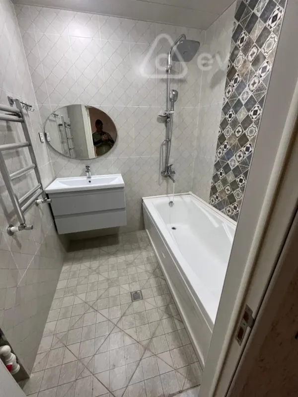 Satılır 2 otaqlı yeni tikili 92 m²