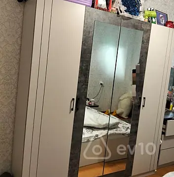 Kirayə verilir 4 otaqlı köhnə tikili 120 m²