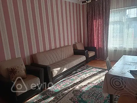 Kirayə verilir 4 otaqlı köhnə tikili 120 m² — Bakı, Nizami 4 otaq 120.00 m²