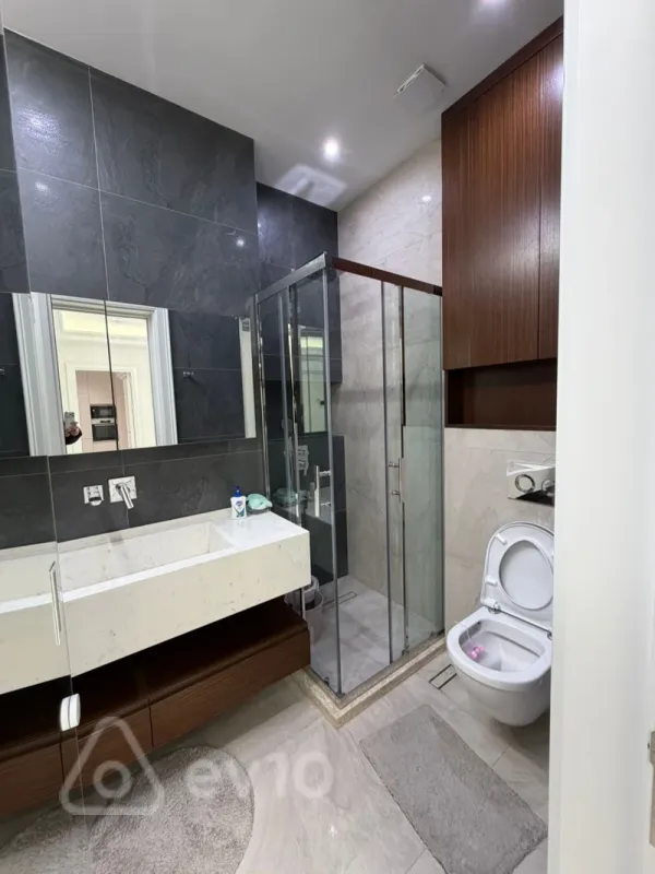 Kirayə verilir 3 otaqlı yeni tikili 180 m²